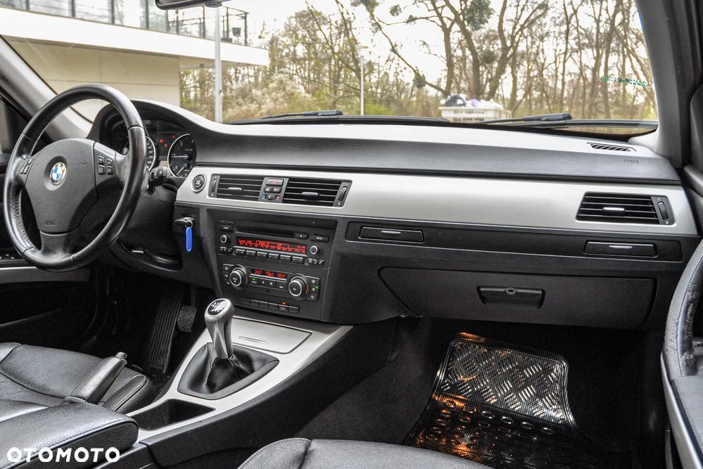 BMW Seria 3 320d - 10