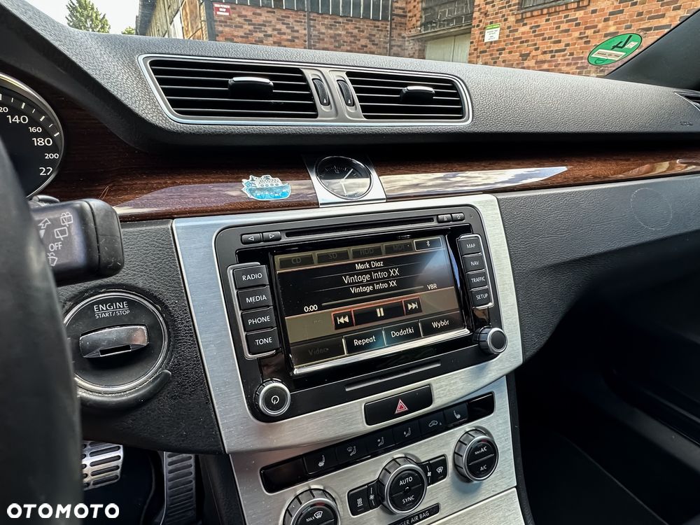 Volkswagen Passat 2.0 TDI Comfortline DSG - 26