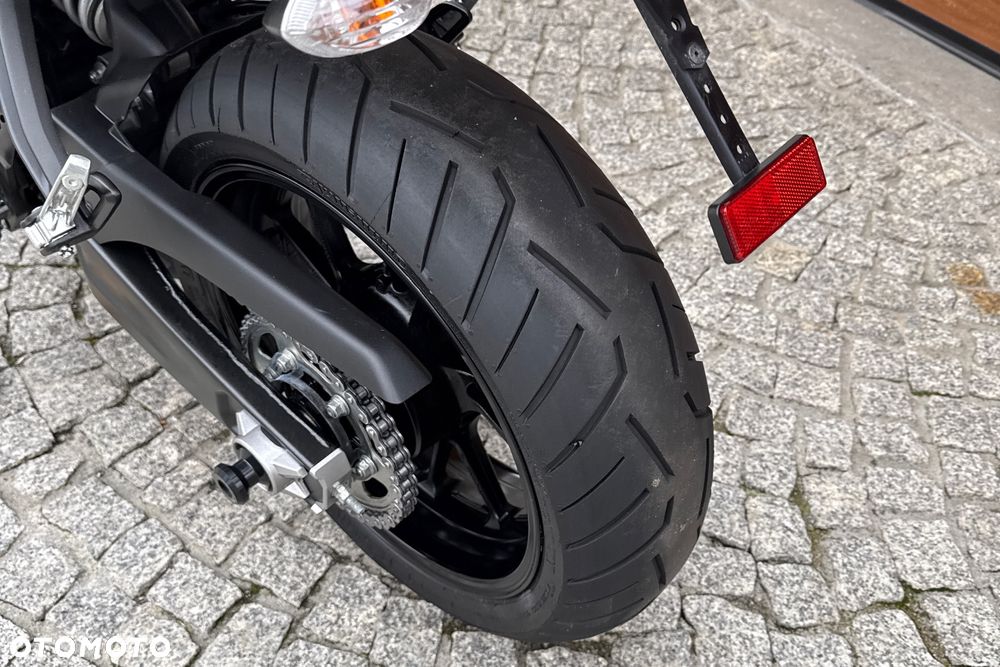 Yamaha MT - 37