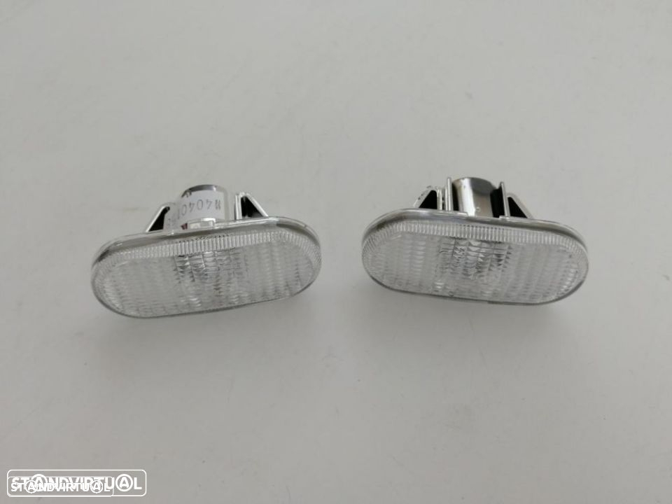 piscas farolim  brancos  guarda lamas  renault clio II 2  / scenic / kangoo / megane (novos) - 2