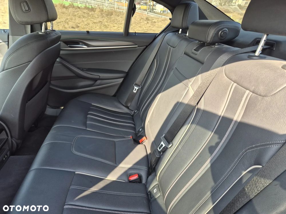 BMW Seria 5 520i M Sport Edition - 7