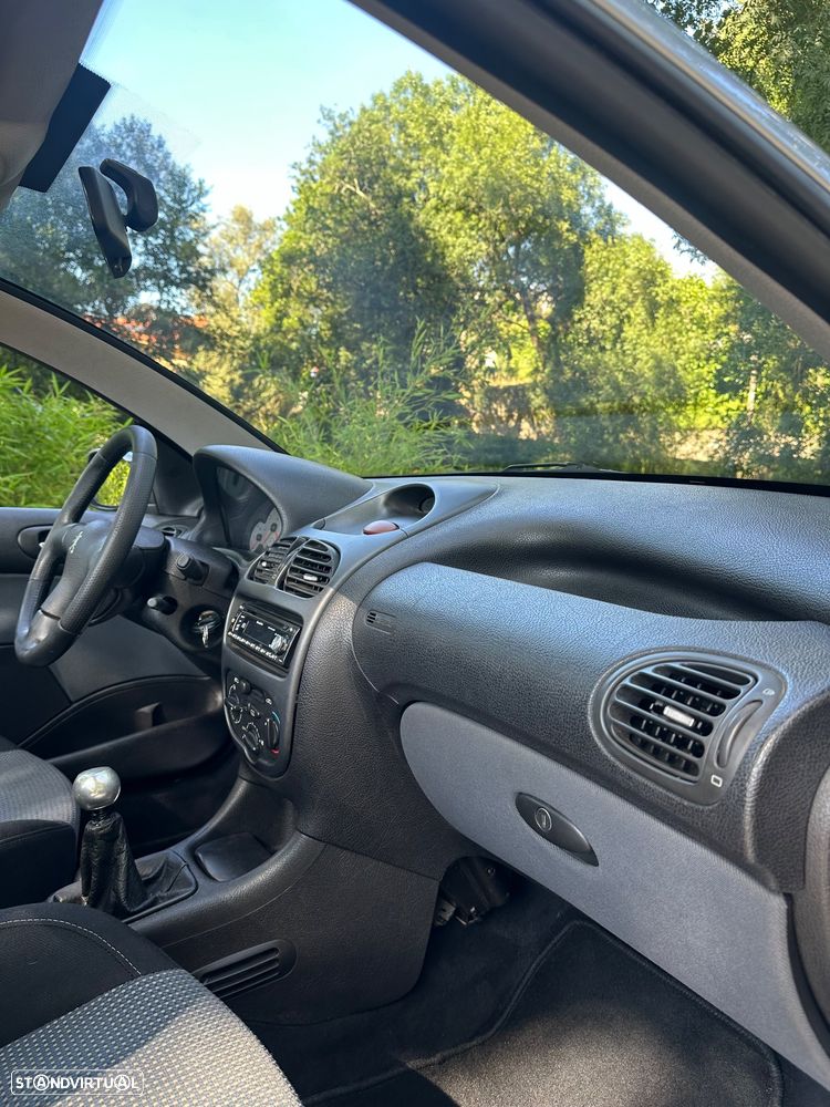 Peugeot 206 CC 1.6 - 25