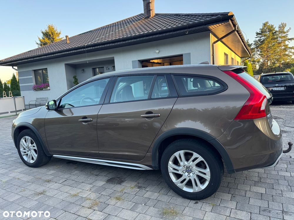 Volvo V60 Cross Country D3 Momentum - 5