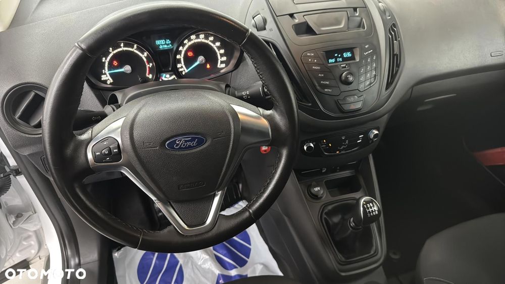 Ford Transit Courier - 14
