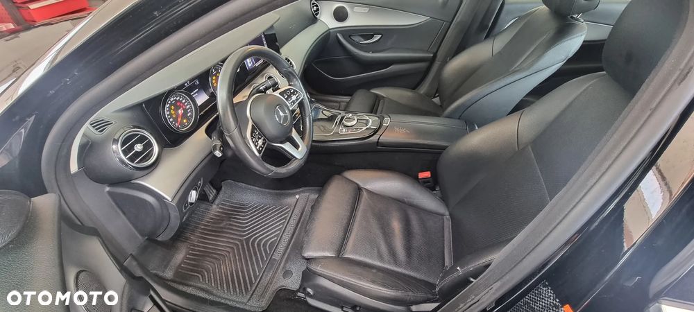 Mercedes-Benz Klasa E 200 d 9G-TRONIC - 8