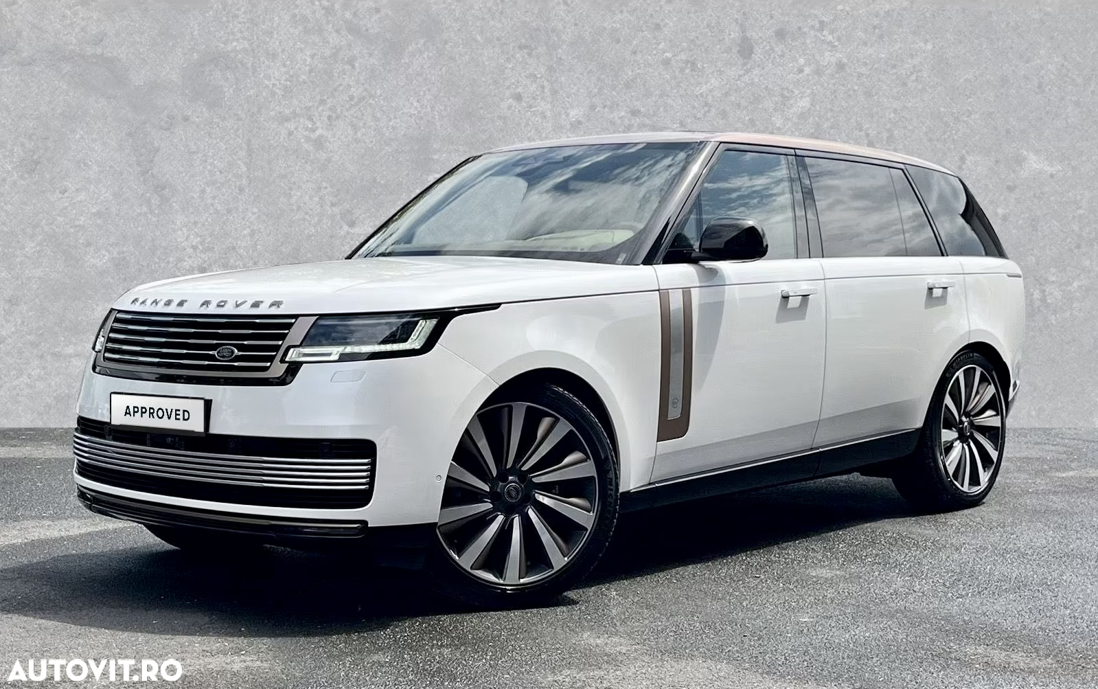 Land Rover Range Rover 4.4 V8 P530 LWB SV - 3