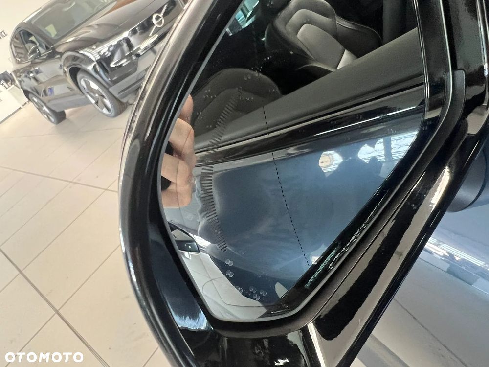 Volvo S60 B5 B AWD Ultimate Dark - 35