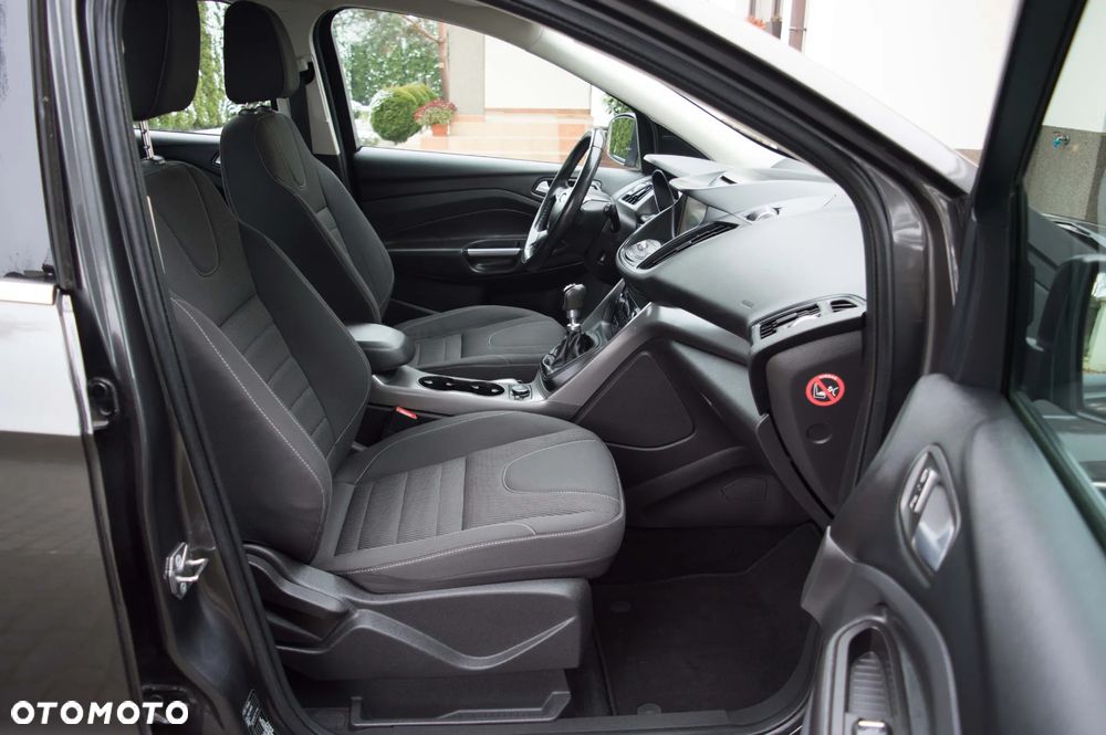 Ford Kuga 2.0 TDCi 4x2 Titanium - 26