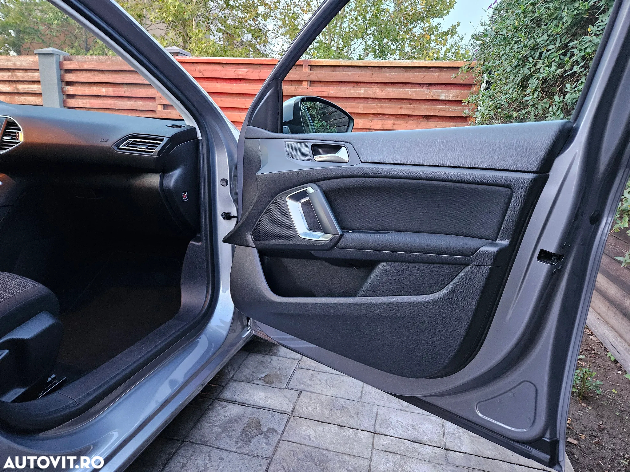 Peugeot 308 SW BlueHDi 120 EAT6 Stop & Start Active Business-Paket - 23