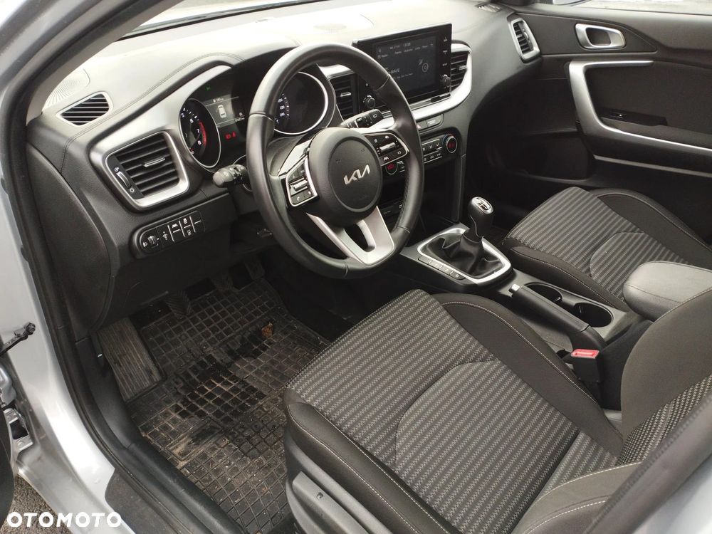 Kia Ceed 1.5 T-GDI M - 9