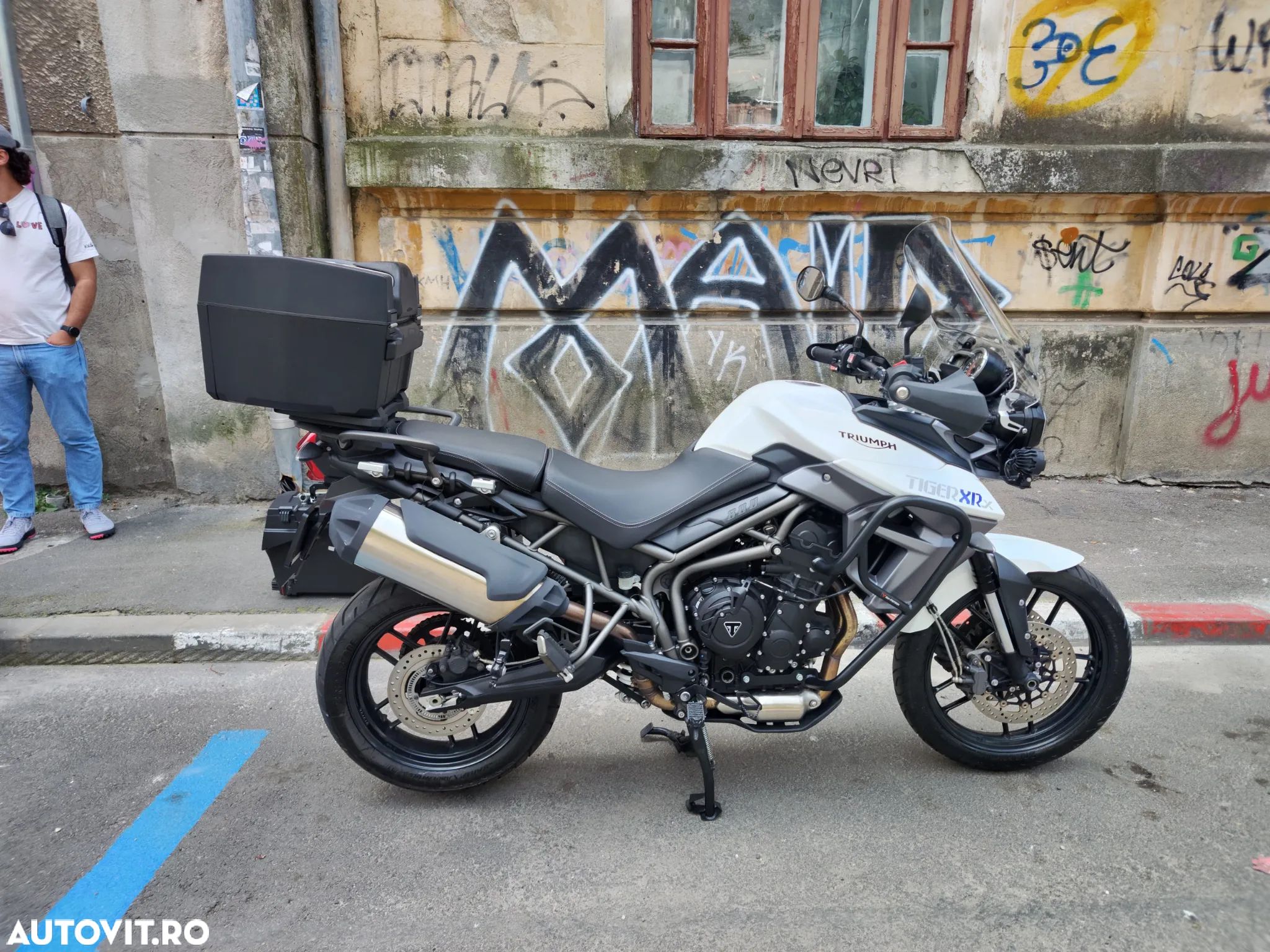 Triumph Tiger 800 XRx - 1