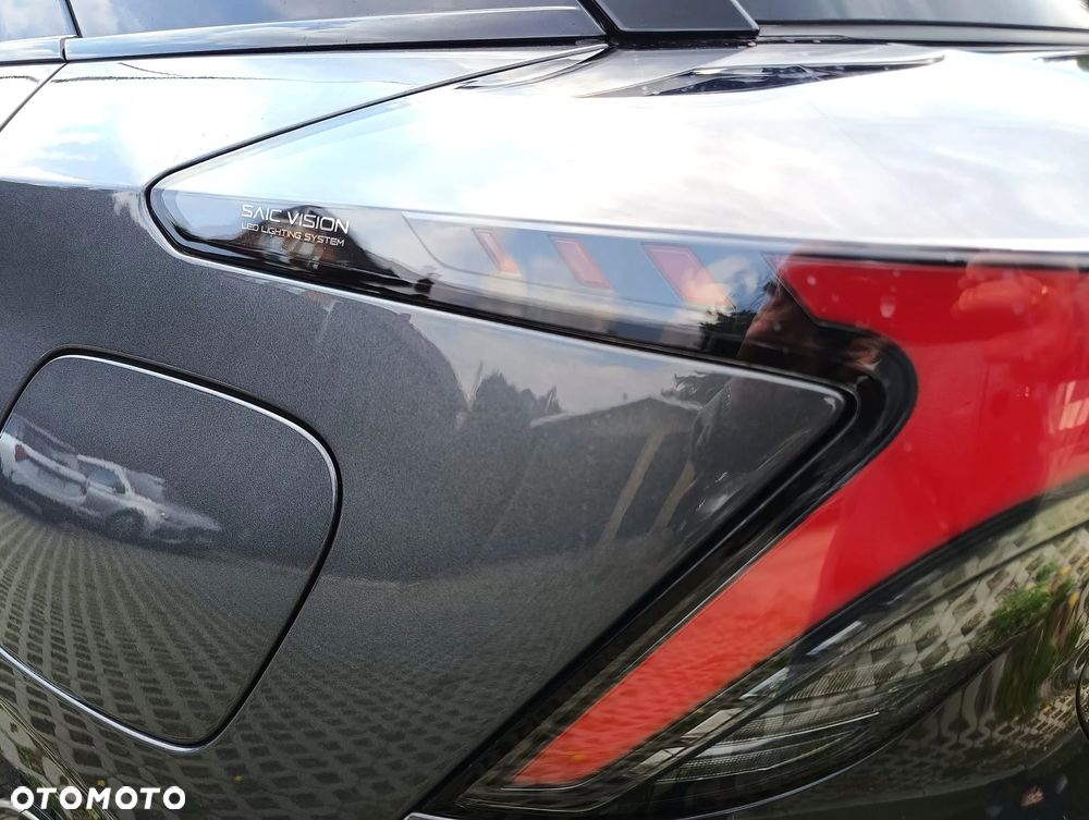 MG 4 Luxury 64 kWh - 35