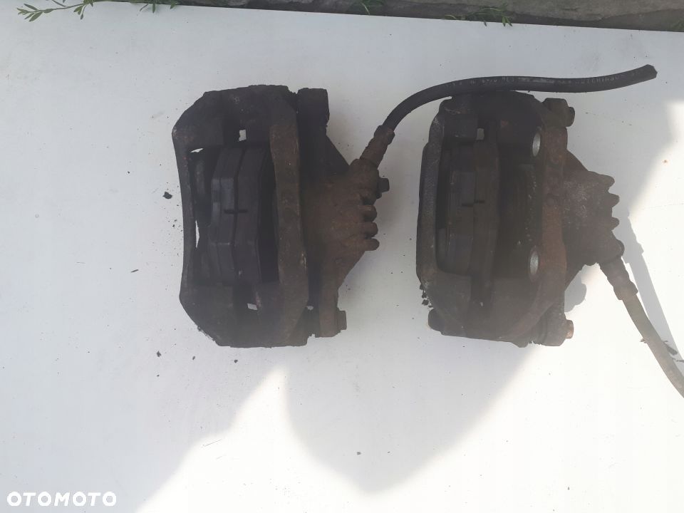 Zacisk Hamulcowy PRAWY LEWY Peugeot 206 1.4 B 1.4 TDCI 1.9 D