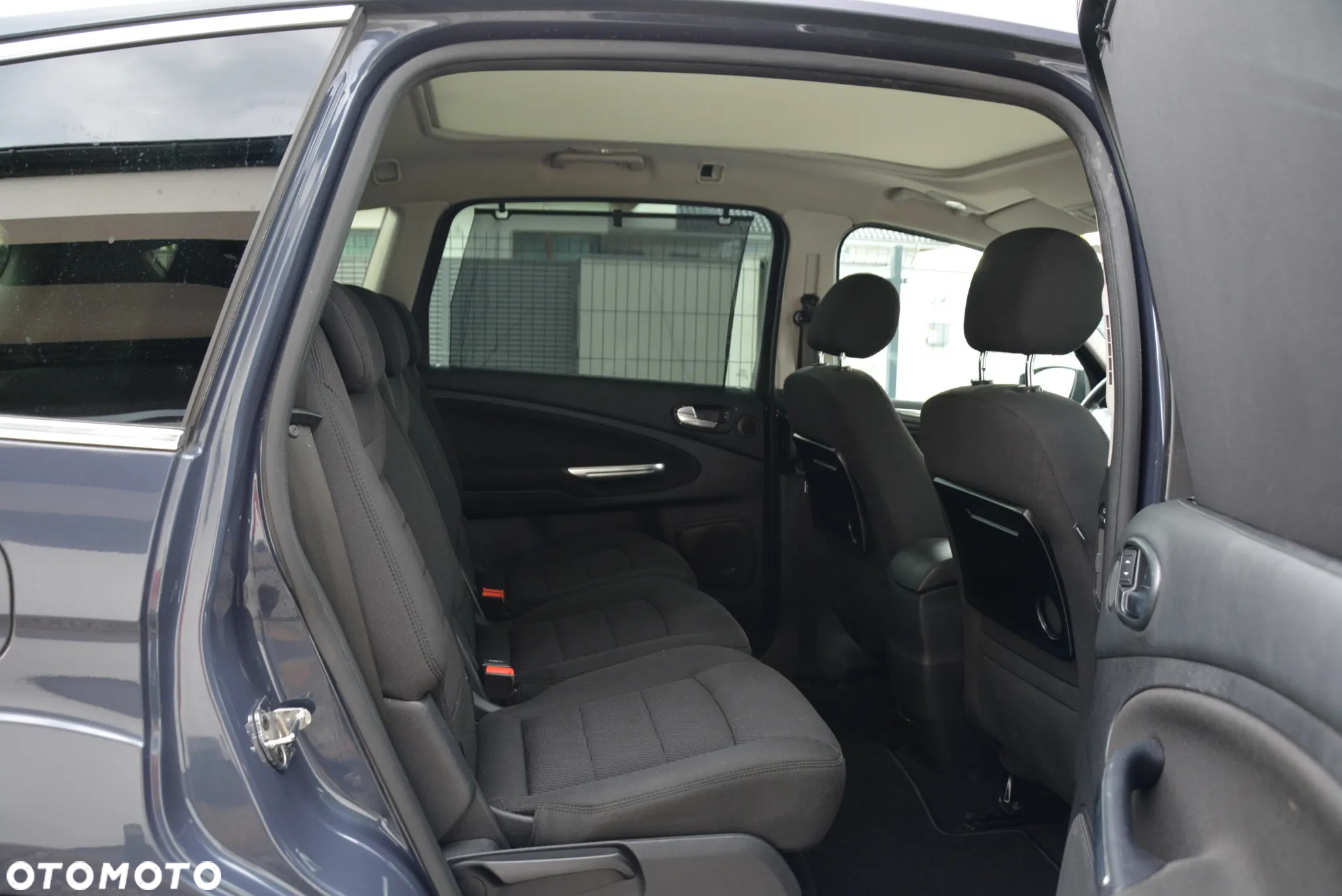 Ford S-Max - 32