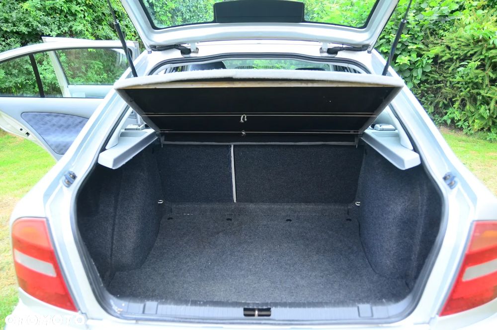 Skoda Octavia 1.6 GLX - 13