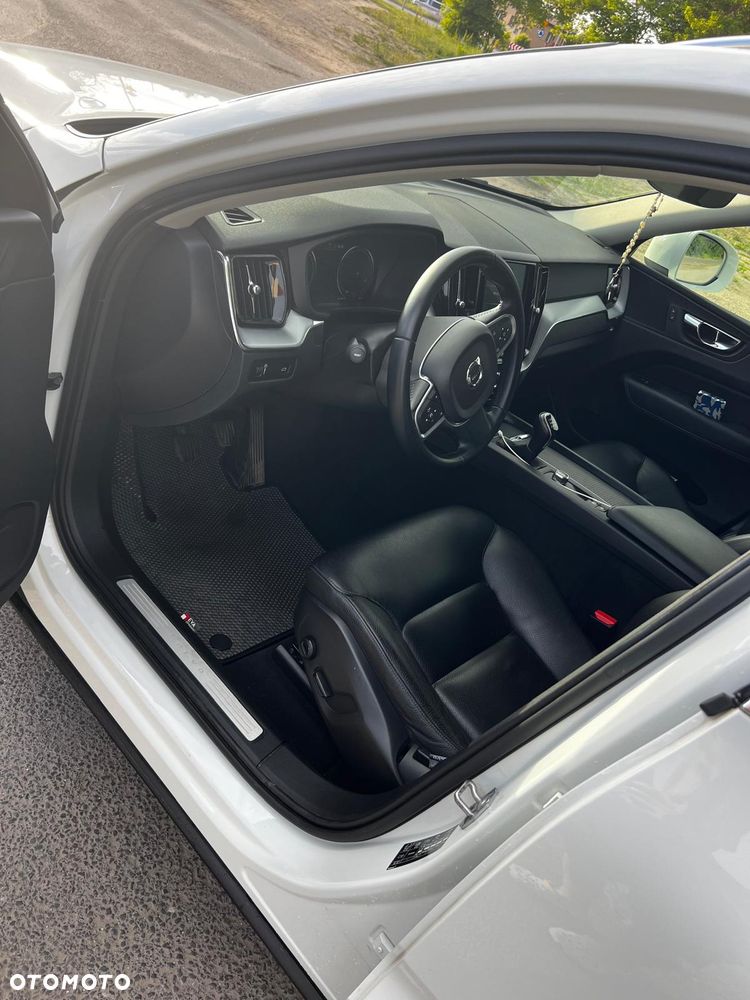Volvo XC 60 D4 Momentum - 11