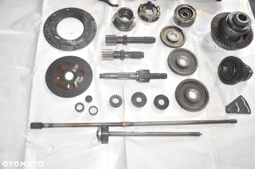 WAŁEK PÓŁOŚ ZĘBATKA TRYB PRZESUWKA WIDEŁKI NEW HOLLAND TL80 - 5