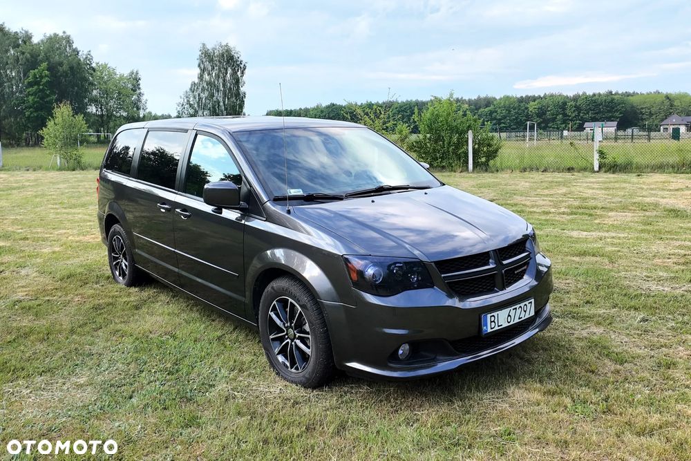Dodge Grand Caravan - 11