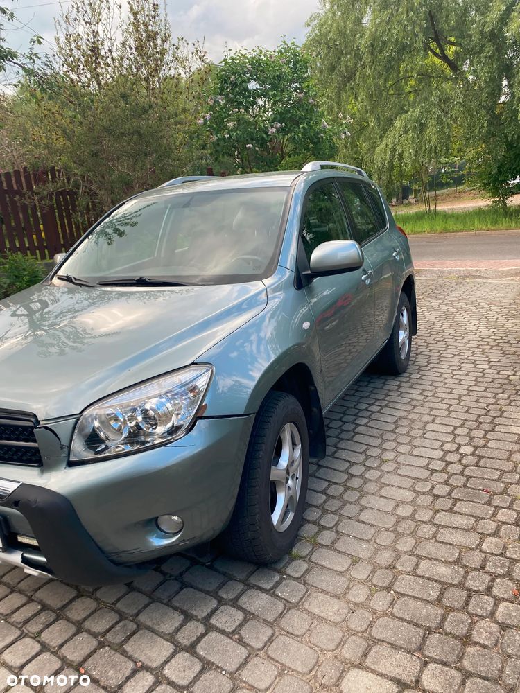 Toyota RAV4 - 4