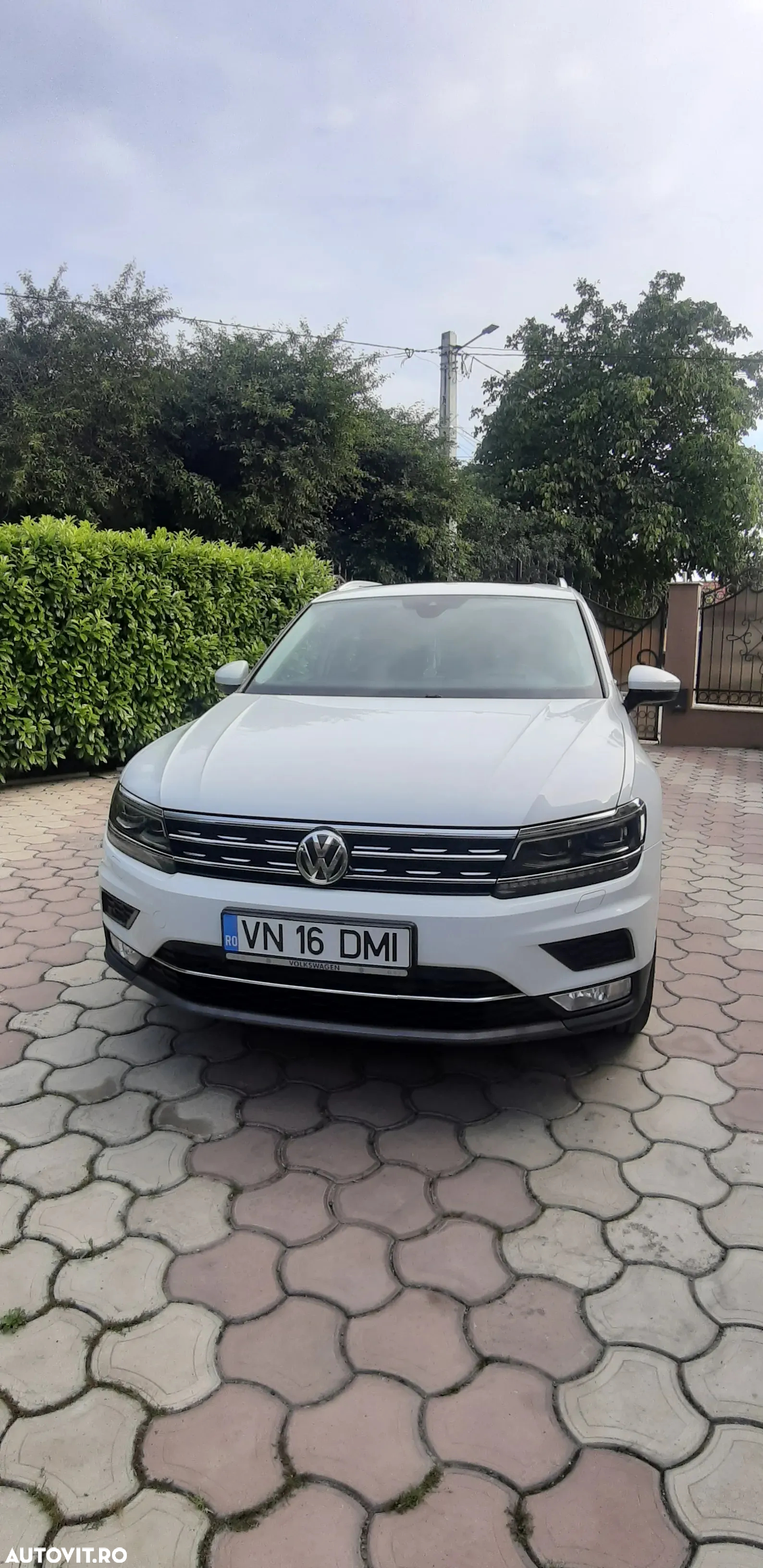 Volkswagen Tiguan - 2