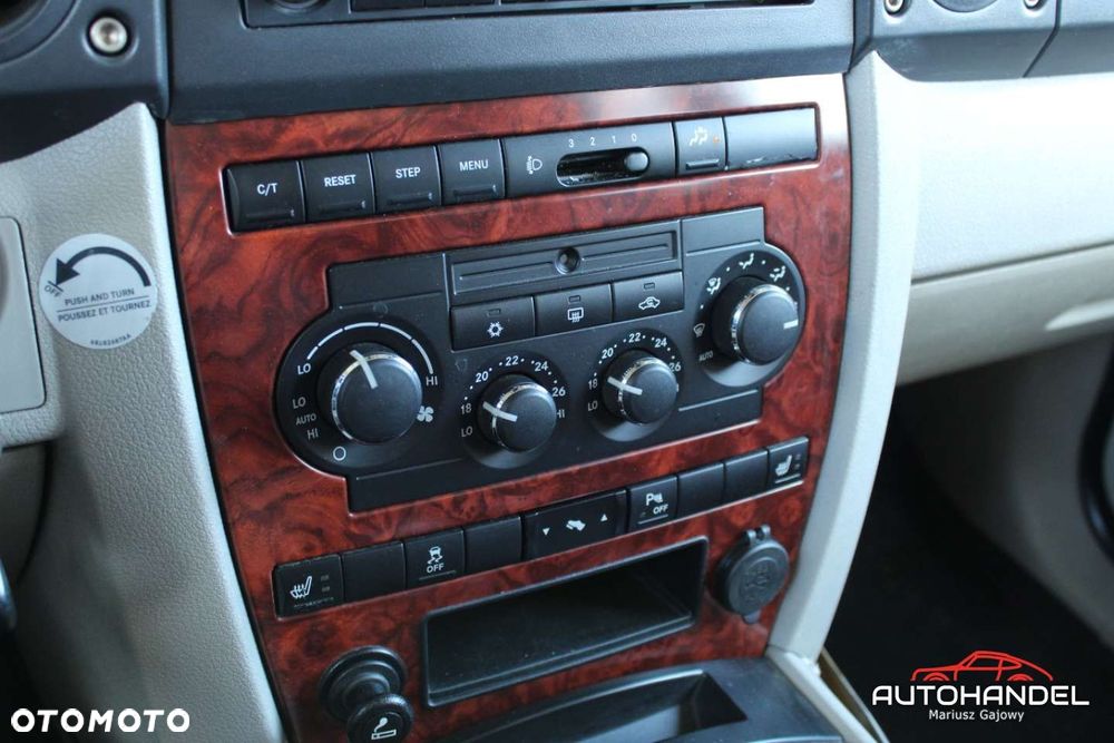 Jeep Commander - 14