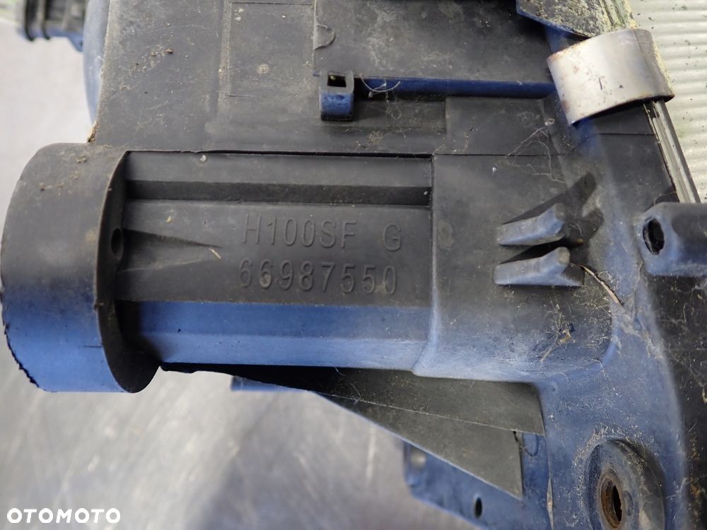 LAMPA PRAWA PRZEDNIA RENAULT MIDLUM 4.1 - 2