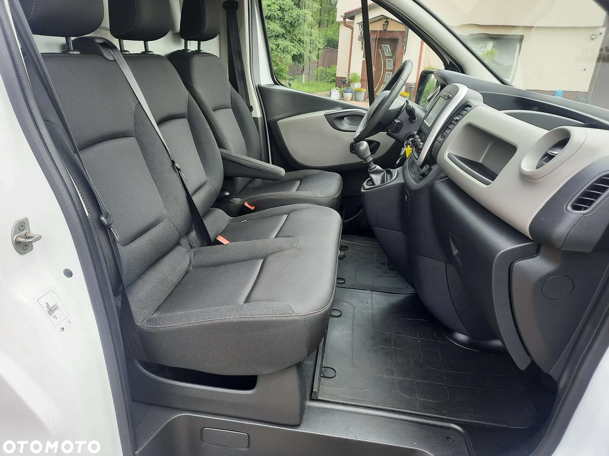 Renault Trafic L2 Długi - 24