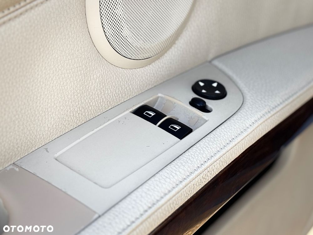 BMW Seria 3 325i - 23