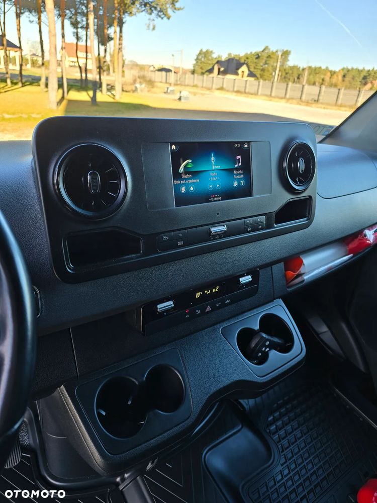 Mercedes-Benz SPRINTER 319 3.0 CDI KONTENER 4,28cmDługi 2,29cmSzero 2,24cmWysok + WINDA 750Kg 42Tyś km SERWIS DO OSTATNIEGO Km ASO MERCEDES-BENZ SALON PL STAN NOWY NOWY NOWY FABRYCZNA GWARANCJA - 36