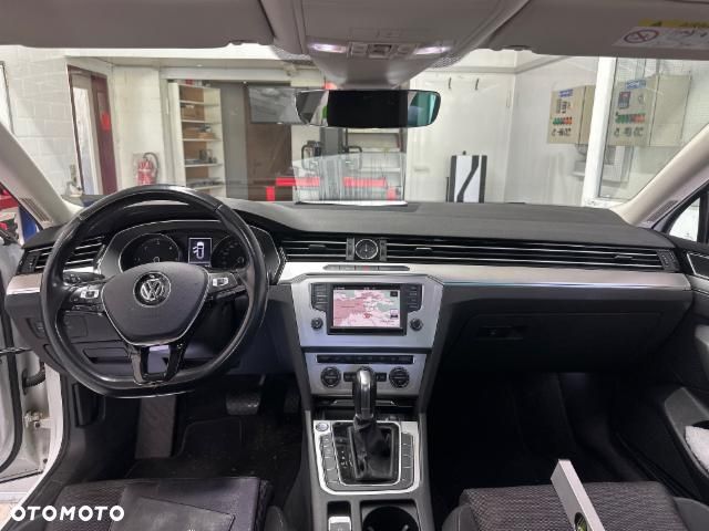 Volkswagen Passat Variant 2.0 TDI DSG (BlueMotion Technology) Trendline - 8