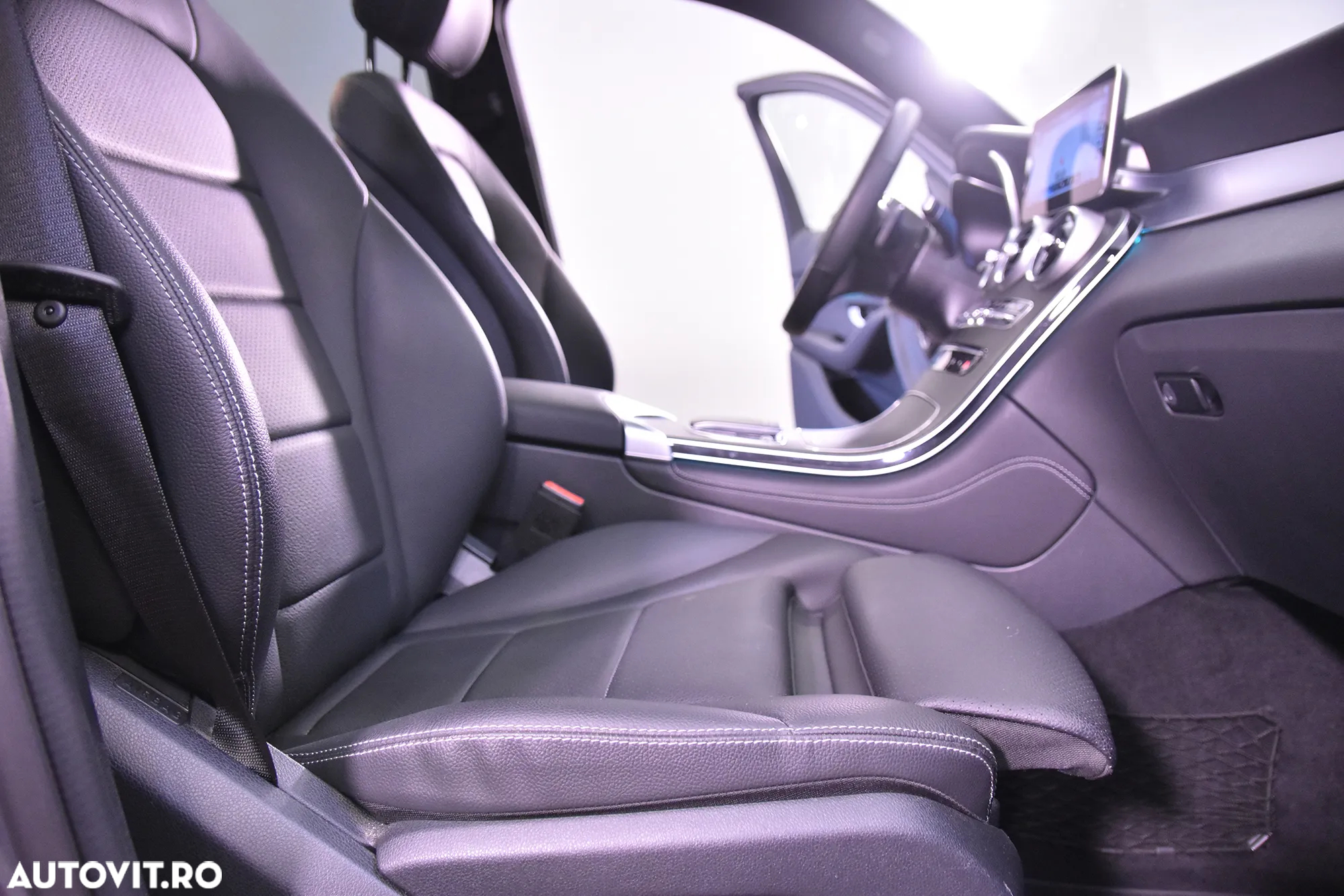 Mercedes-Benz GLC 300 e 4MATIC - 11