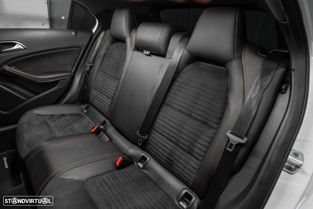 Mercedes-Benz A 180 AMG Line - 26