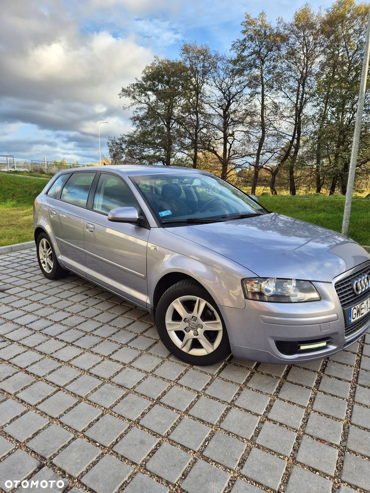 Audi A3 Sportback 1.6 FSI Ambiente - 4