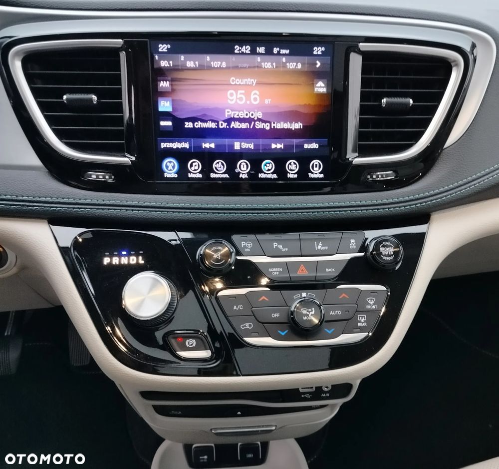 Chrysler Pacifica - 20