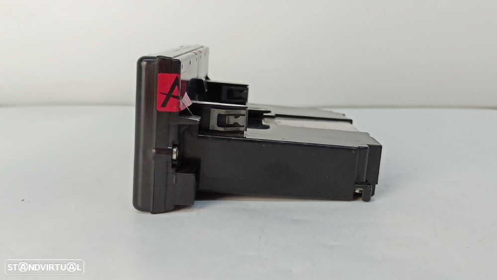 TELA/ECRÃ MULTIFUNÇÕES VOLVO C30 1.6 D MOMENTUM - 4