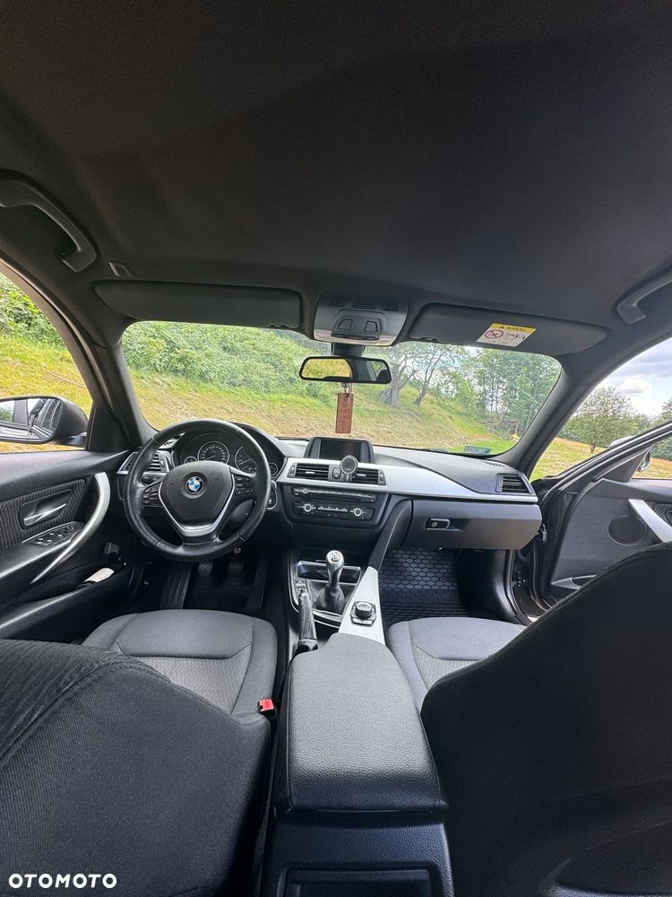 BMW Seria 3 316i - 13