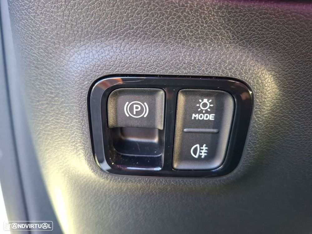 Mercedes-Benz CLA 250+ EQ - 20