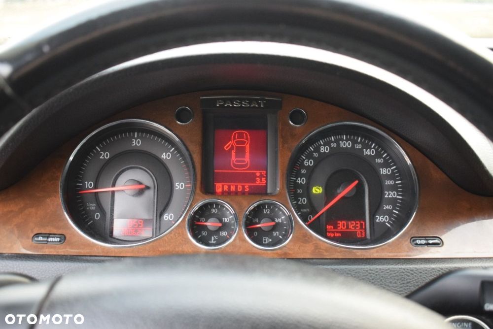 Volkswagen Passat - 25