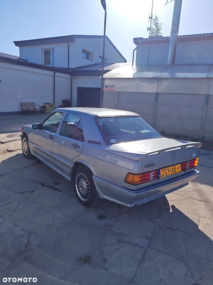 Mercedes-Benz W201 (190) - 3