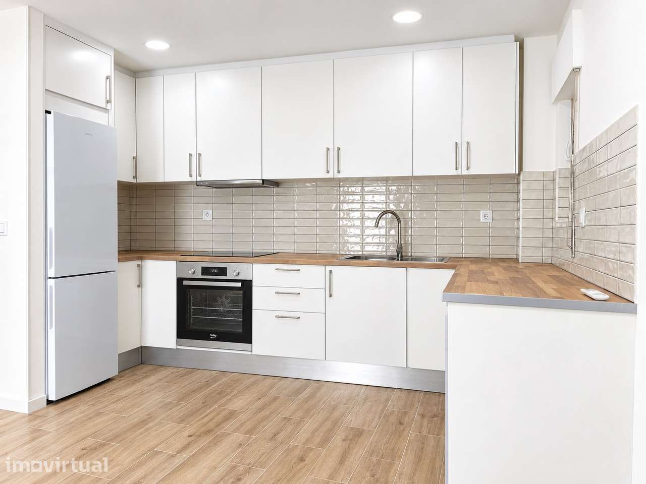Aluga-se Apartamento T2 em Santo António da Charneca
