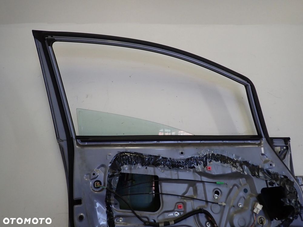 TOYOTA VERSO 09-13 DRZWI PRZEDNIE LEWE 8T4 - 16