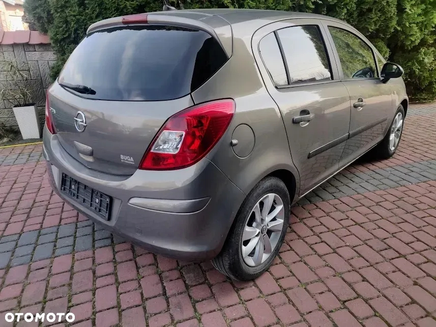 Opel Corsa 1.2 16V Cosmo - 7