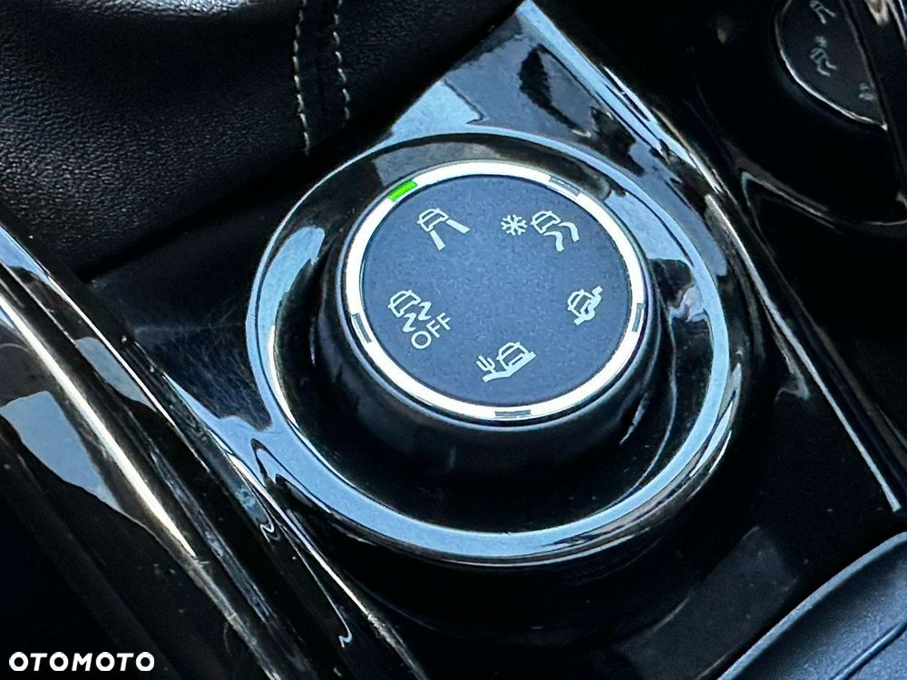 Peugeot 2008 1.2 Pure Tech Allure S&S - 32