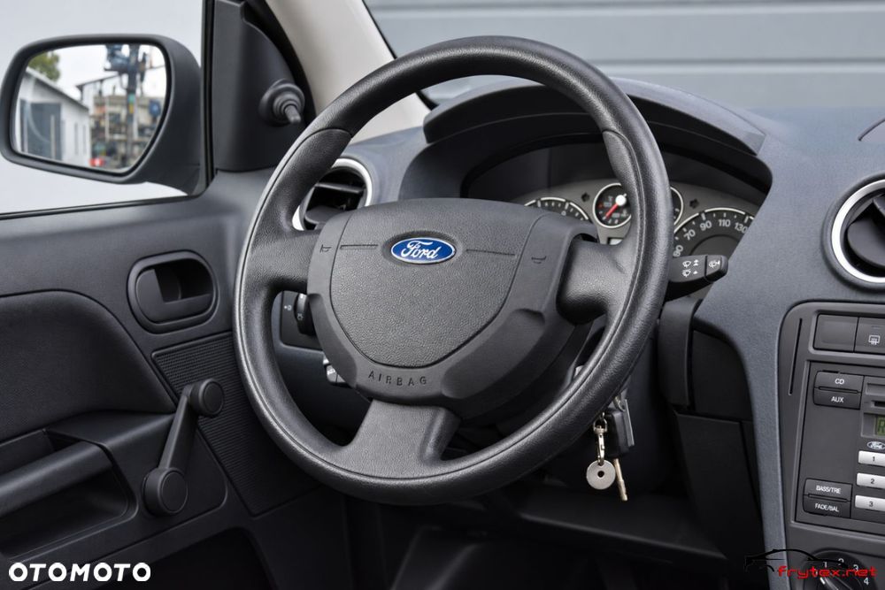 Ford Fusion - 32