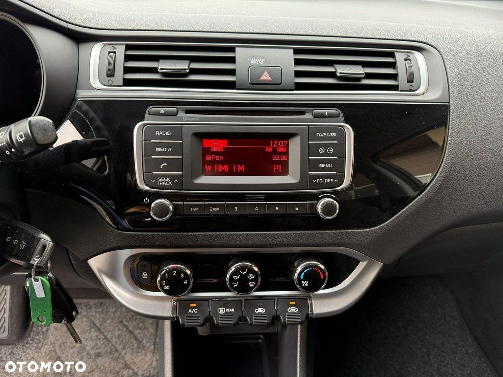 Kia Rio - 13