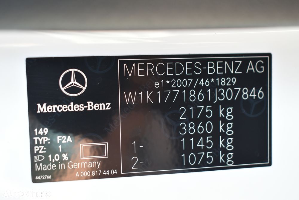 Mercedes-Benz A 250 e 8G-DCT AMG Line - 23