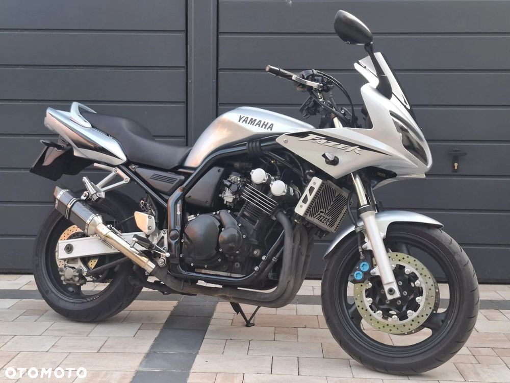 Yamaha FZS - 2