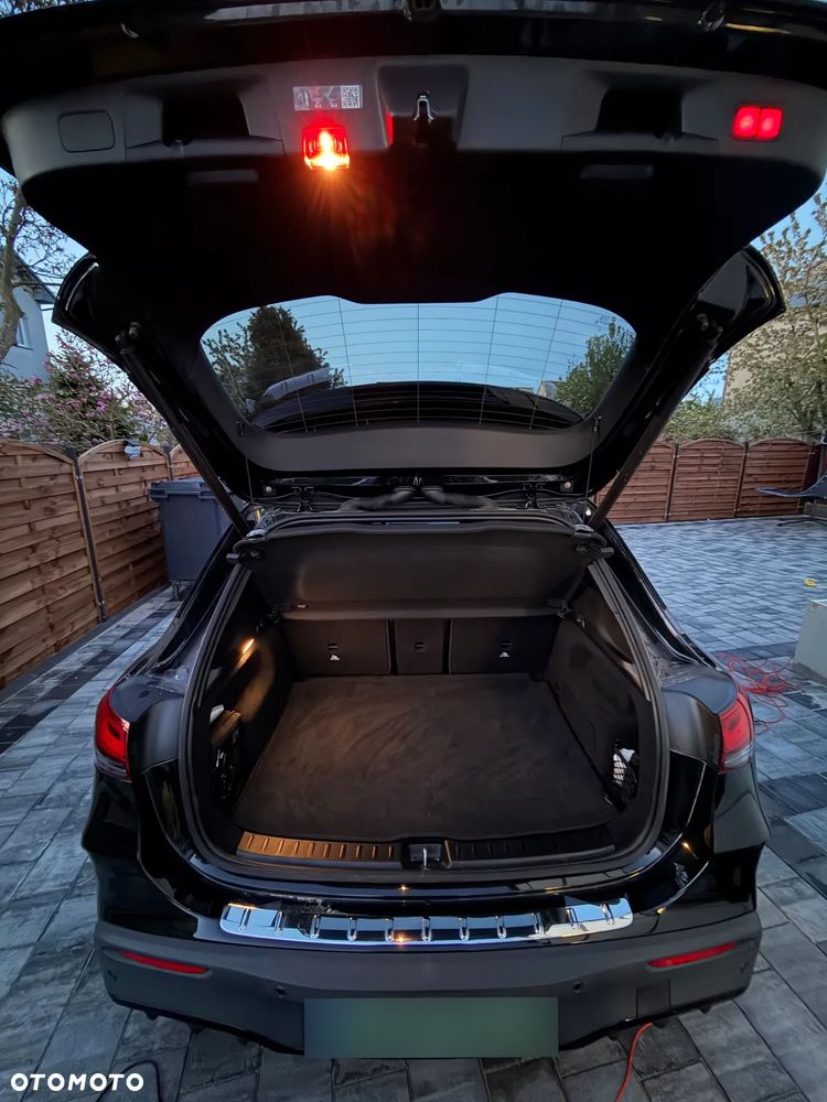 Mercedes-Benz EQA 300 66.5kWh 4-Matic AMG Line - 13