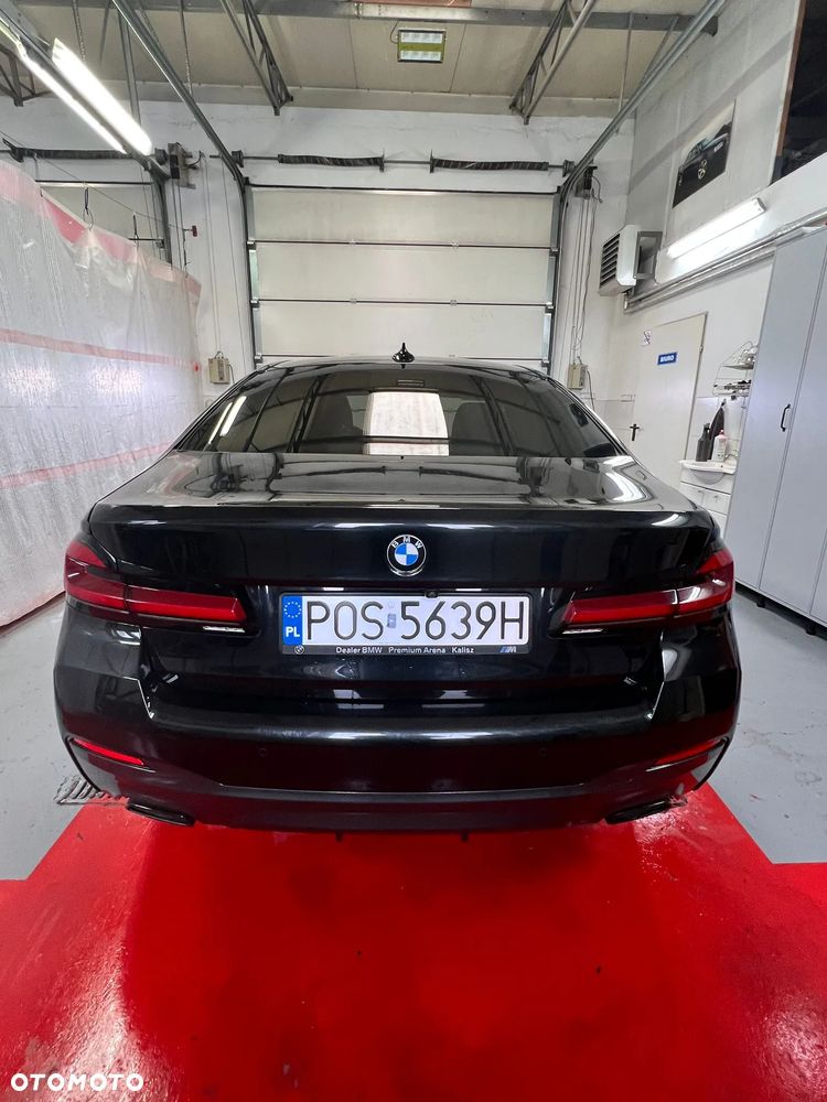 BMW Seria 5 520d xDrive - 11