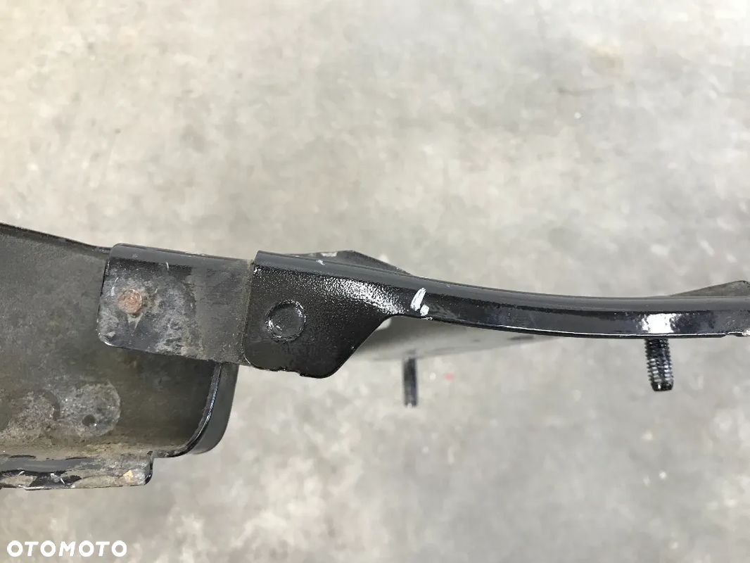 Mocowanie błotnika Audi A5 I 8T 07-11r. prawe przednie wspornik podpora prawy przód 8T0821136G - 8